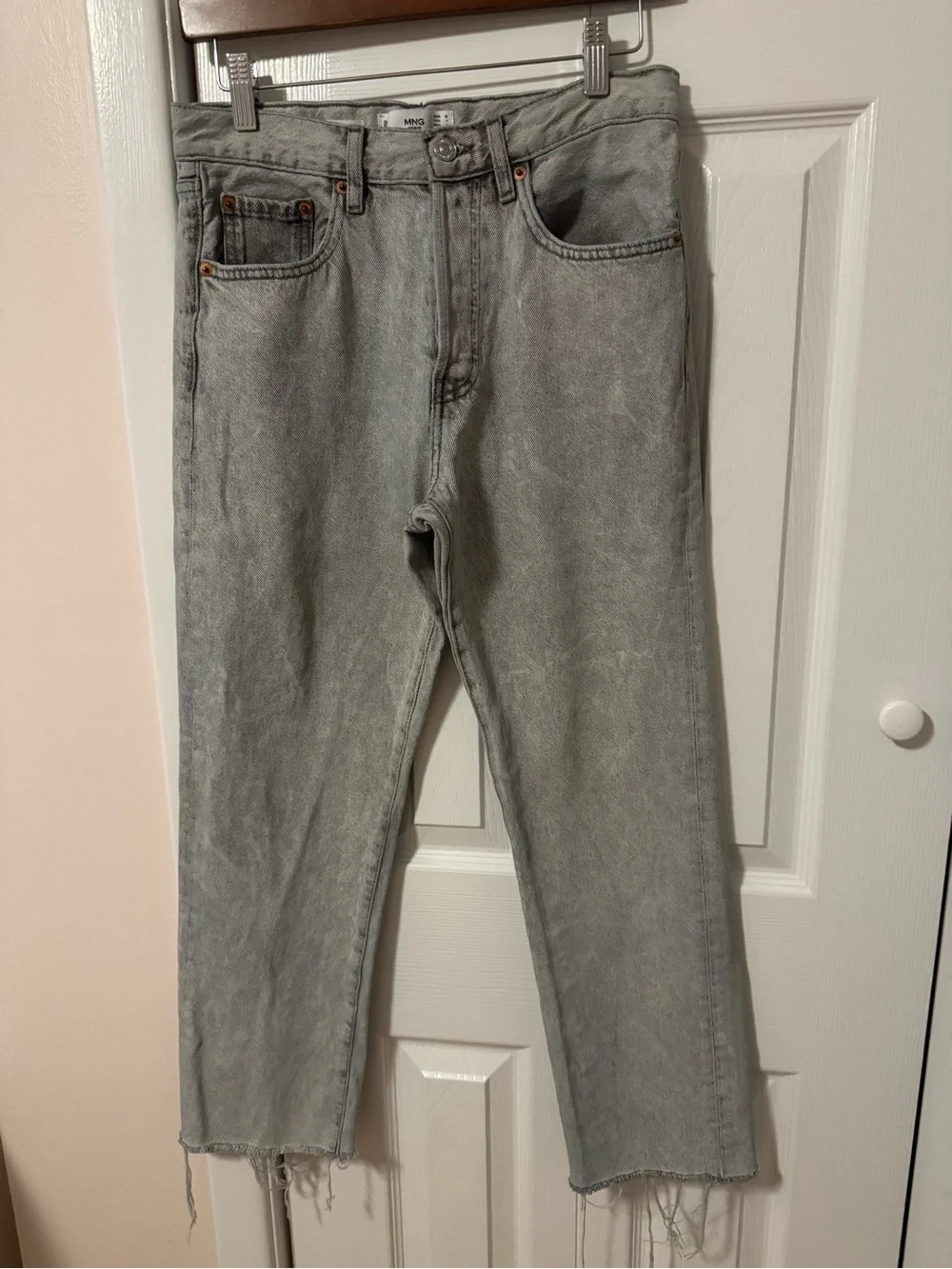 MNG Denim Havana Straight Leg Jeans – Women’s US 4 – Light Gray Acid Wash – Raw